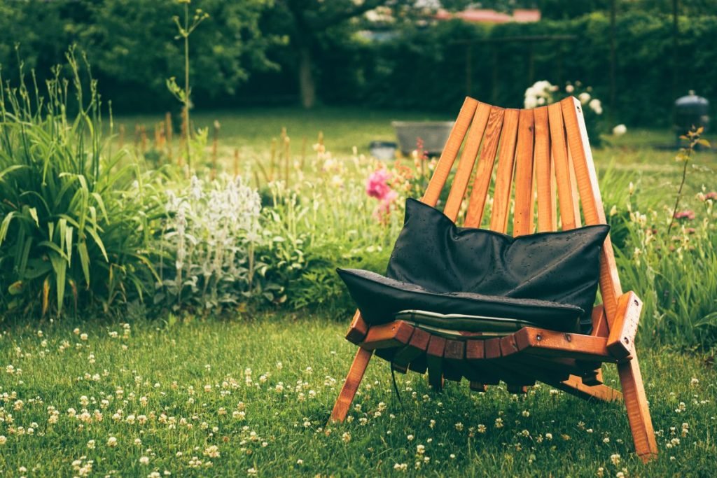 Poznáte tajomstve krásneho a dlhotrvajúceho záhradného nábytku?