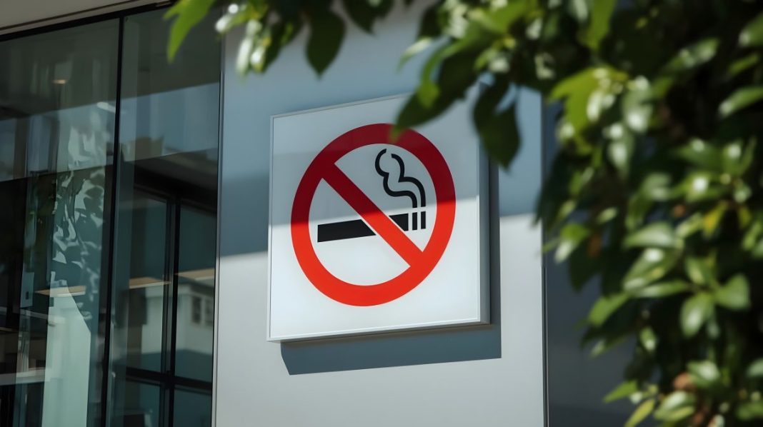 Cigareta na balkóne: Ako si užívať slnečné lúče na vlastnom balkóne bez obmedzujúceho smradu?