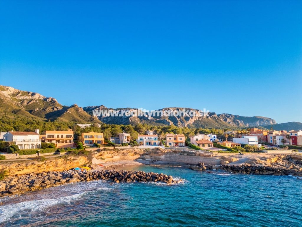 Malorka vs. Dubaj: Prečo niektorí investori vyberajú more namiesto púšte